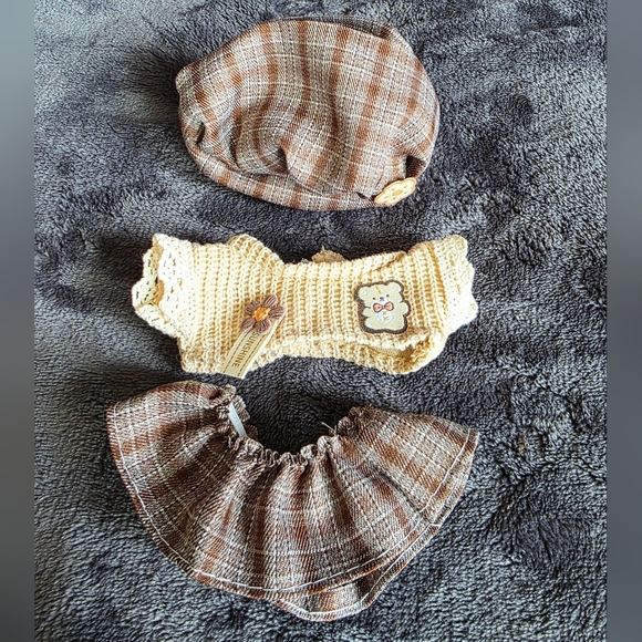 New the monsters labubu's macaron / have a seat / big into energy outfit/ set - Picture 4 of 4